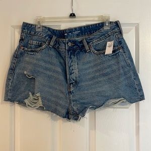 Old Navy New with tags O.G. Straight Jean Shorts size 14